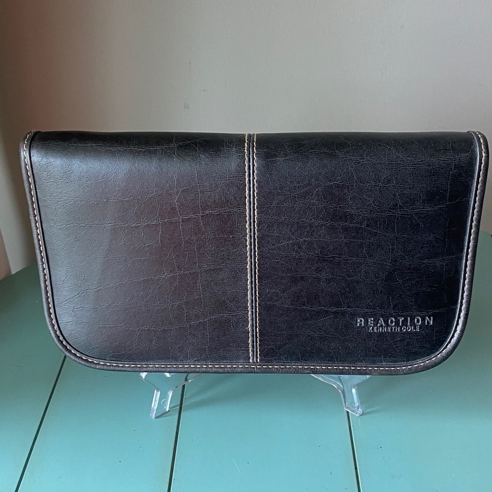 Kenneth Cole Reaction Dark Brown Leather CD/Media Bag